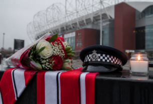 Manchester United Honor 'Proud Red' Officer Killed in Crash