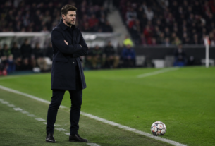 Premier League update: Carrick cautions against instant solutions as Emery holds ‘tough’ Harwood-Bellis talks | Football
