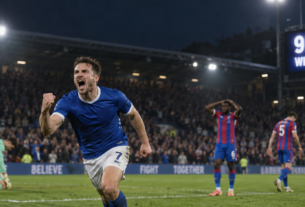 Flemming and Ipswich Stun 10-Man Crystal Palace with Last-Minute Premier League Winner