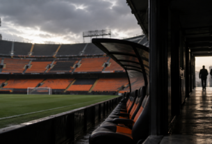 Valencia dismiss head coach Carlos Corberan and chief executive