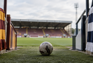 Graham Alexander: Bradford City 'reluctantly' allow Preston North End to hold talks with manager