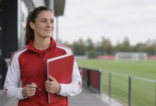 Emily Fox Makes Straightforward Choice to Sign New Arsenal Contract