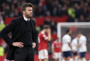 Carrick ‘deeply frustrated’ as United drop points against 10-man Spurs | Manchester United