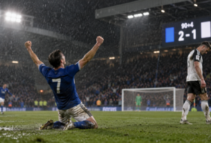 Ipswich shock Fulham with dramatic late comeback to pile pressure on Arbeloa | Premier League
