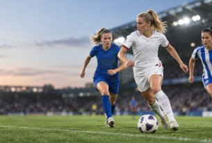 BBC Women's Football Weekly - Lionesses in Form, Cuthbert Back and Kirby Discusses Brighton's Opening Run